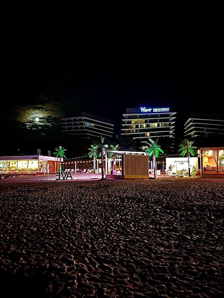 Apartamento Blue Reef 6Th Floor Sea View Miedzyzdroje Exterior foto